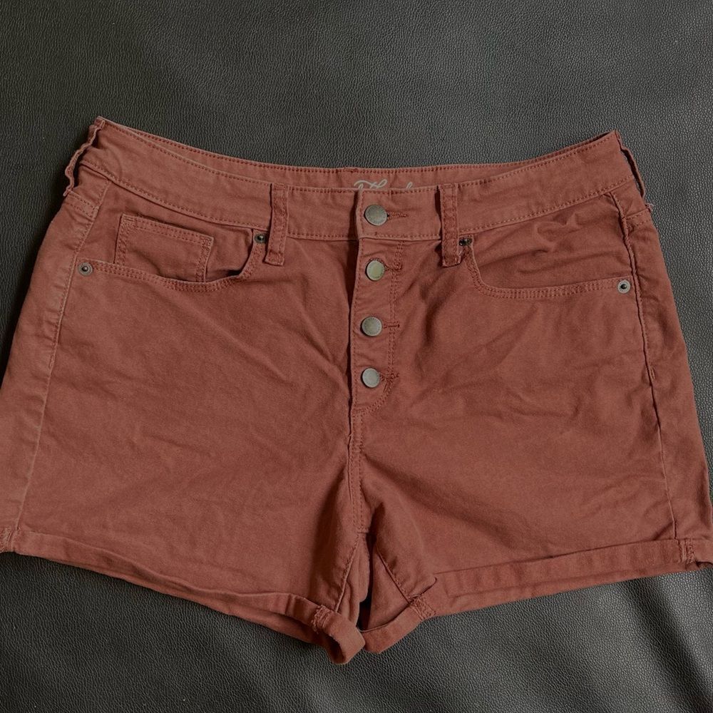 10/30 universal thread high rise midi shorts mauve button fly
